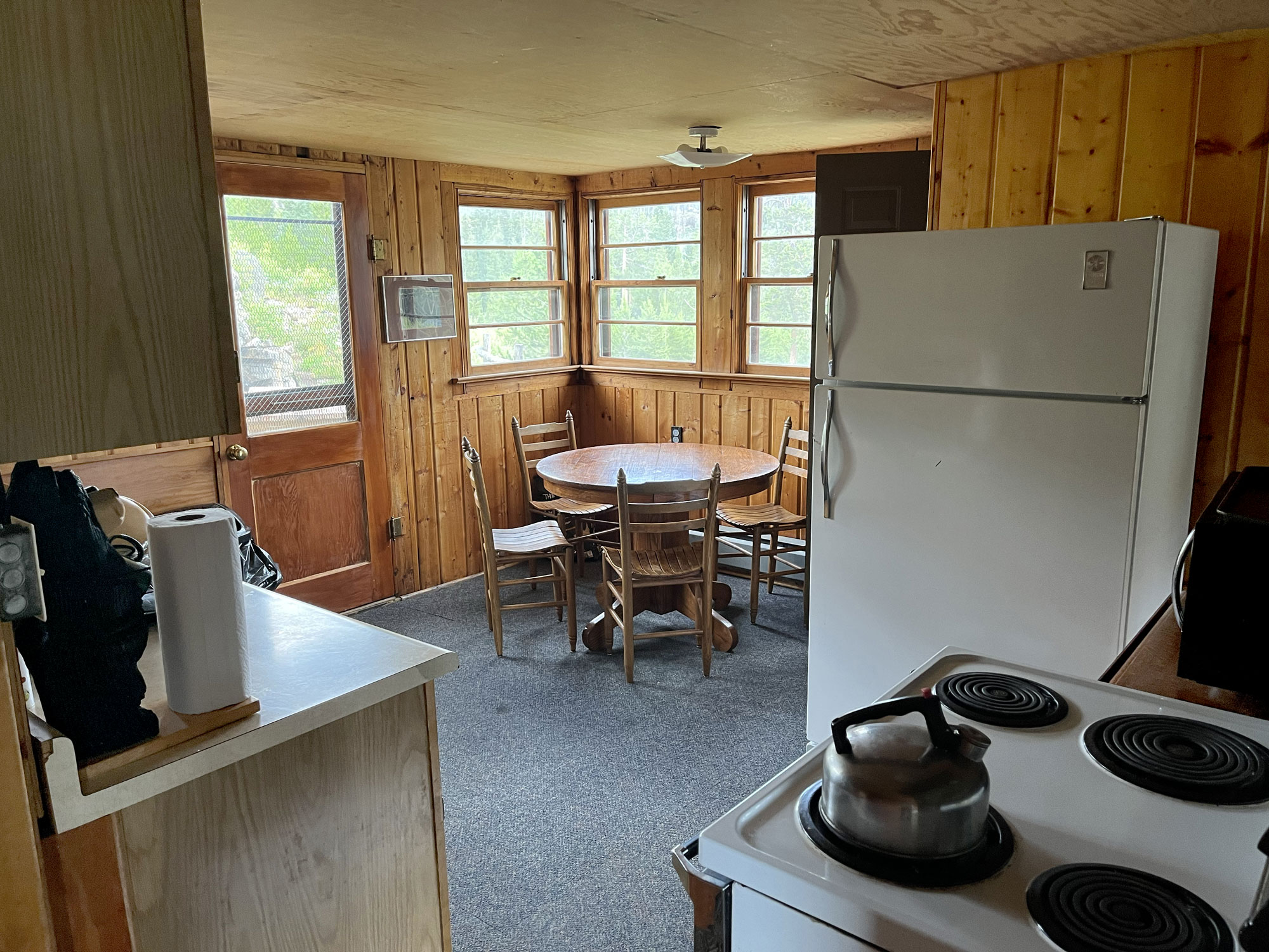 05-Upper-Fireside-kitchen-from-living-area
