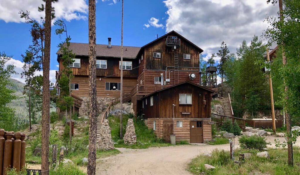 Shadowcliff Mountain Lodge
